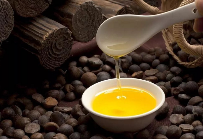 企鵝牌茶籽油雙螺桿榨油機(jī)，用心制造獲得客戶(hù)認(rèn)可(圖1)