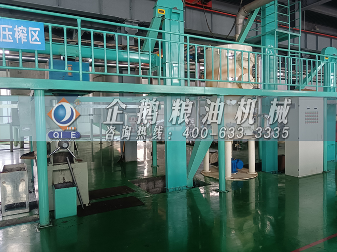 企鵝牌茶籽油雙螺桿榨油機(jī)，用心制造獲得客戶(hù)認(rèn)可(圖3)
